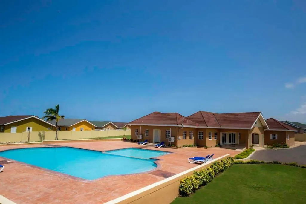 Villa 3 Bedrooms. 3 Bath Villa. Pool. Super Suite Ocho Rios Jamaica