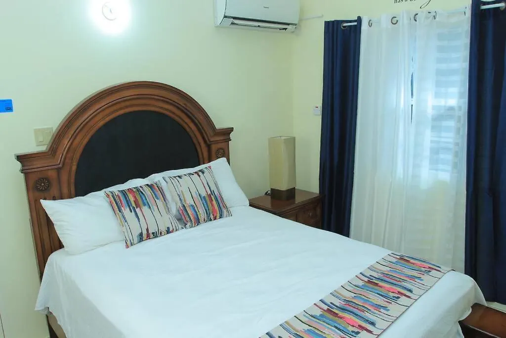 Villa 3 Bedrooms. 3 Bath Villa. Pool. Super Suite Ocho Rios