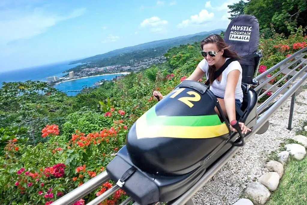 3 Bedrooms. 3 Bath Villa. Pool. Super Suite Ocho Rios 0*,  Jamaica